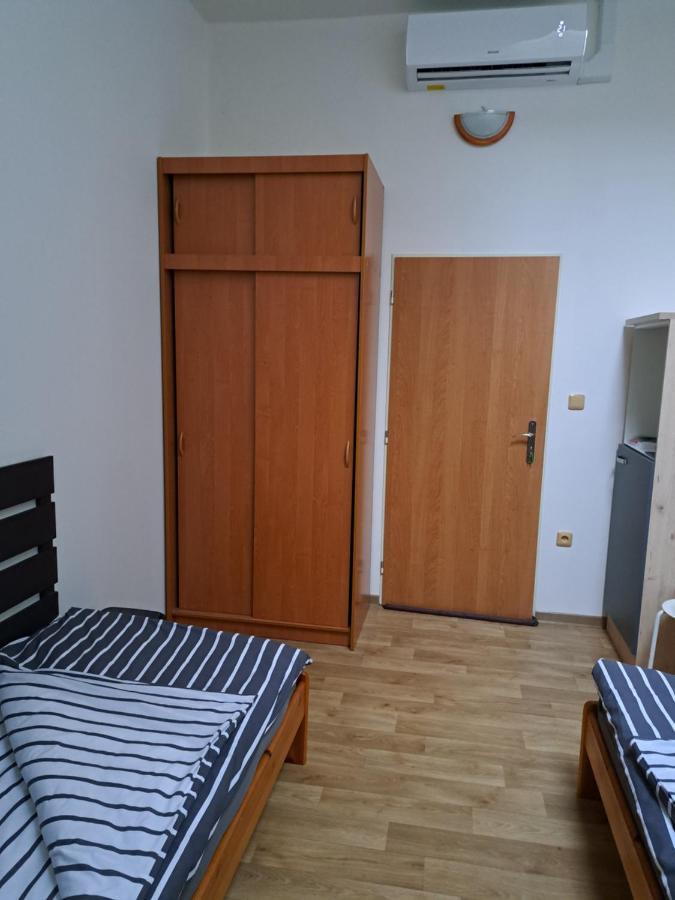 Penzion A Pizzerie Na Zalozne Kobylí Exterior foto