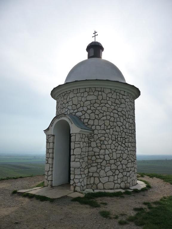 Penzion A Pizzerie Na Zalozne Kobylí Exterior foto
